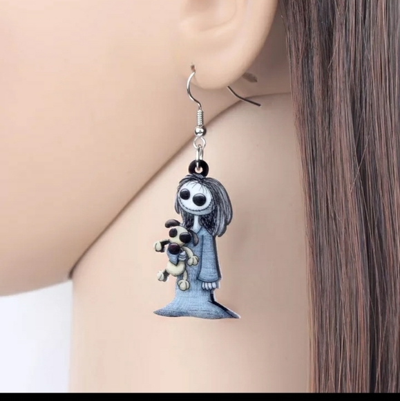 ACRYLIC EARRINGS: SPOOKY RAG DOLL - Picture 3 of 4